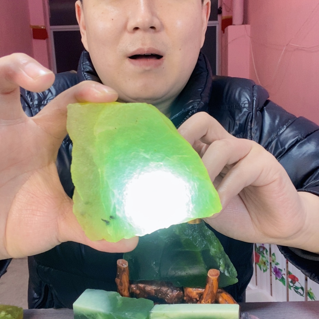 蛇纹石玉未镶嵌岫玉原石蛇纹石玉