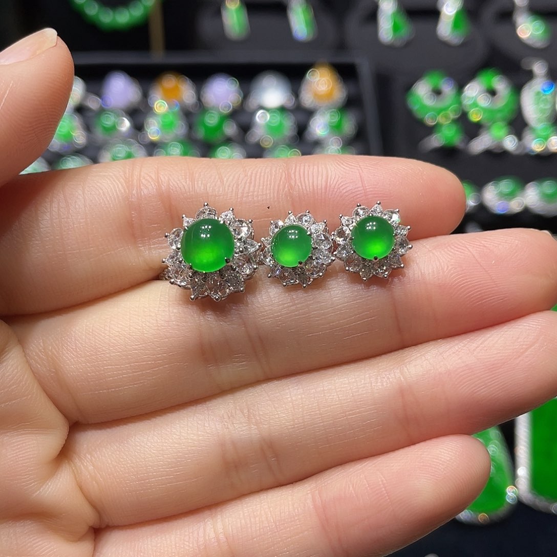 翡翠戒指18K金镶嵌蛋面戒指耳钉套装