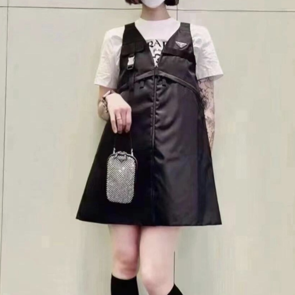 全新未使用 Prada/普拉达 积分-288/汤/P254108751/工装连衣裙