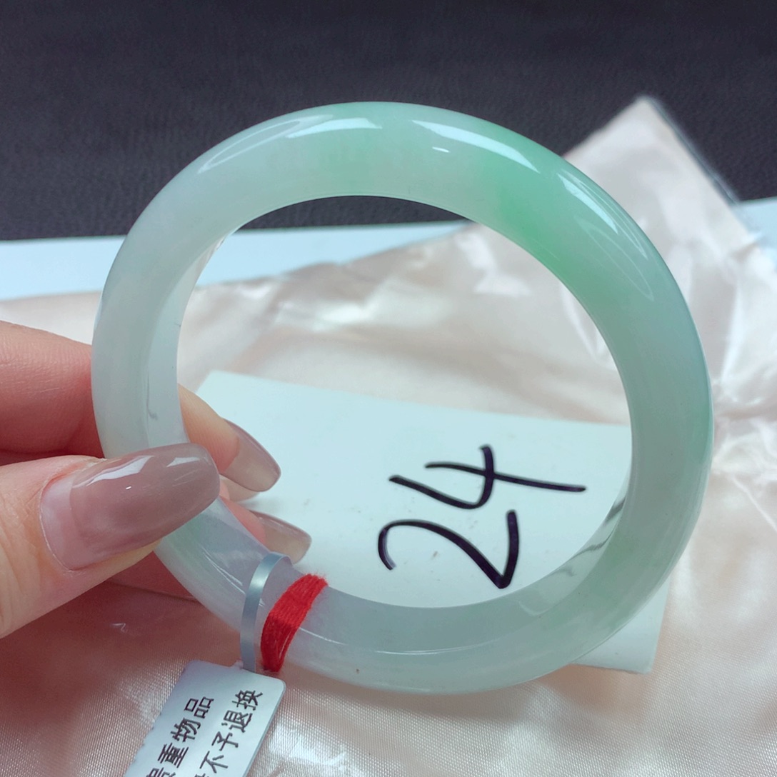 翡翠手镯未镶嵌手镯59