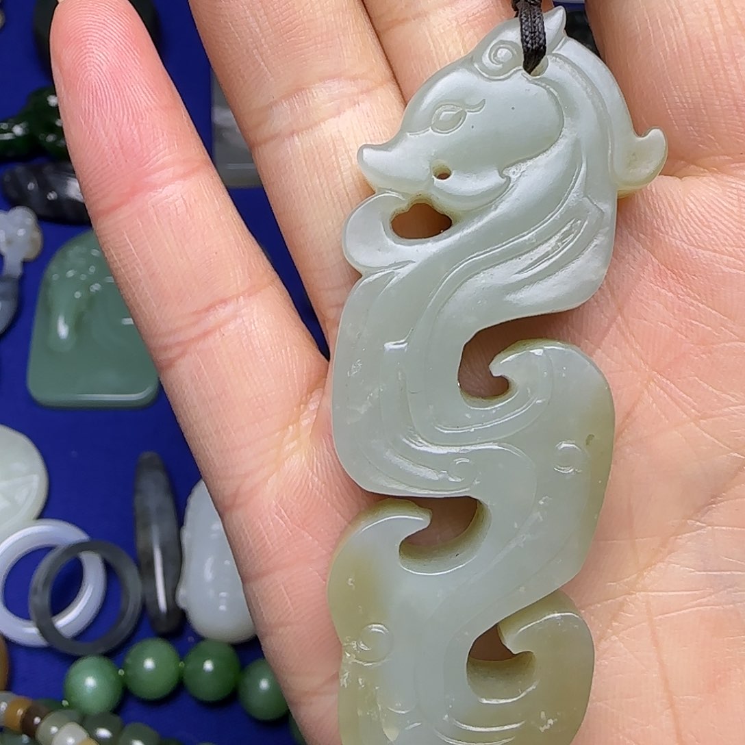 和田玉颈饰未镶嵌