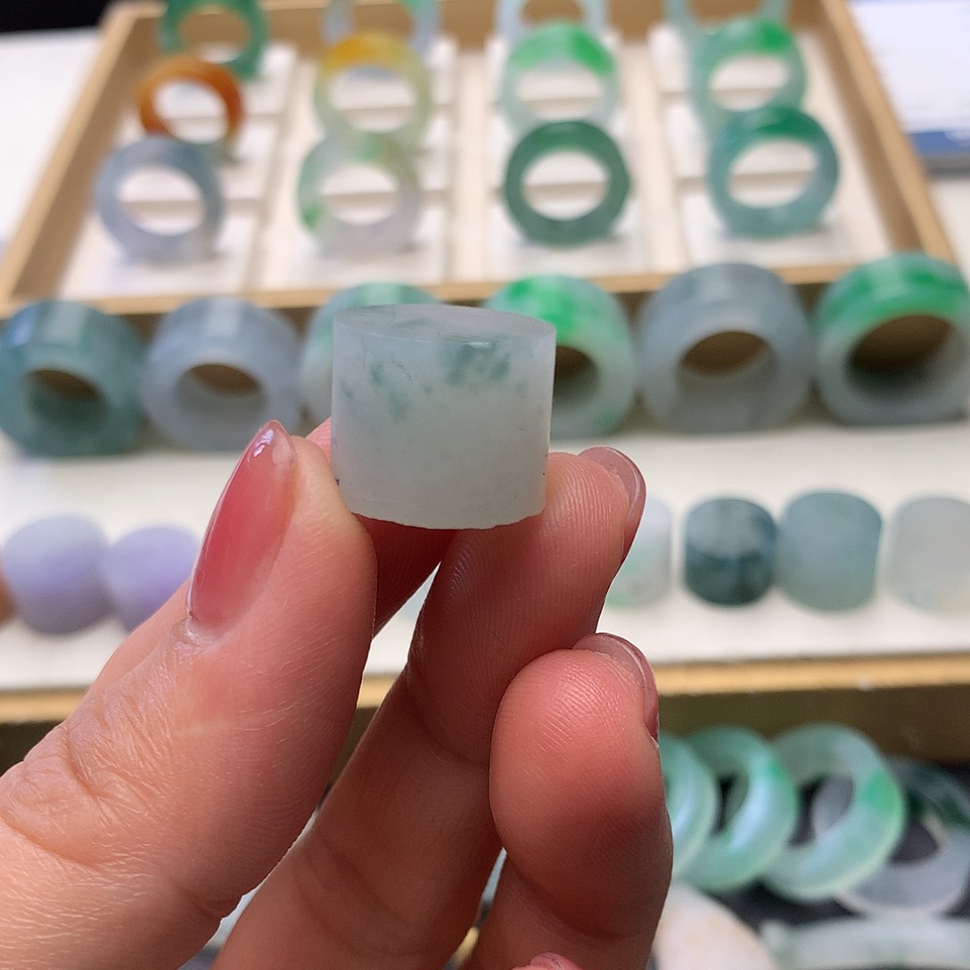 定制翡翠未镶嵌翡翠