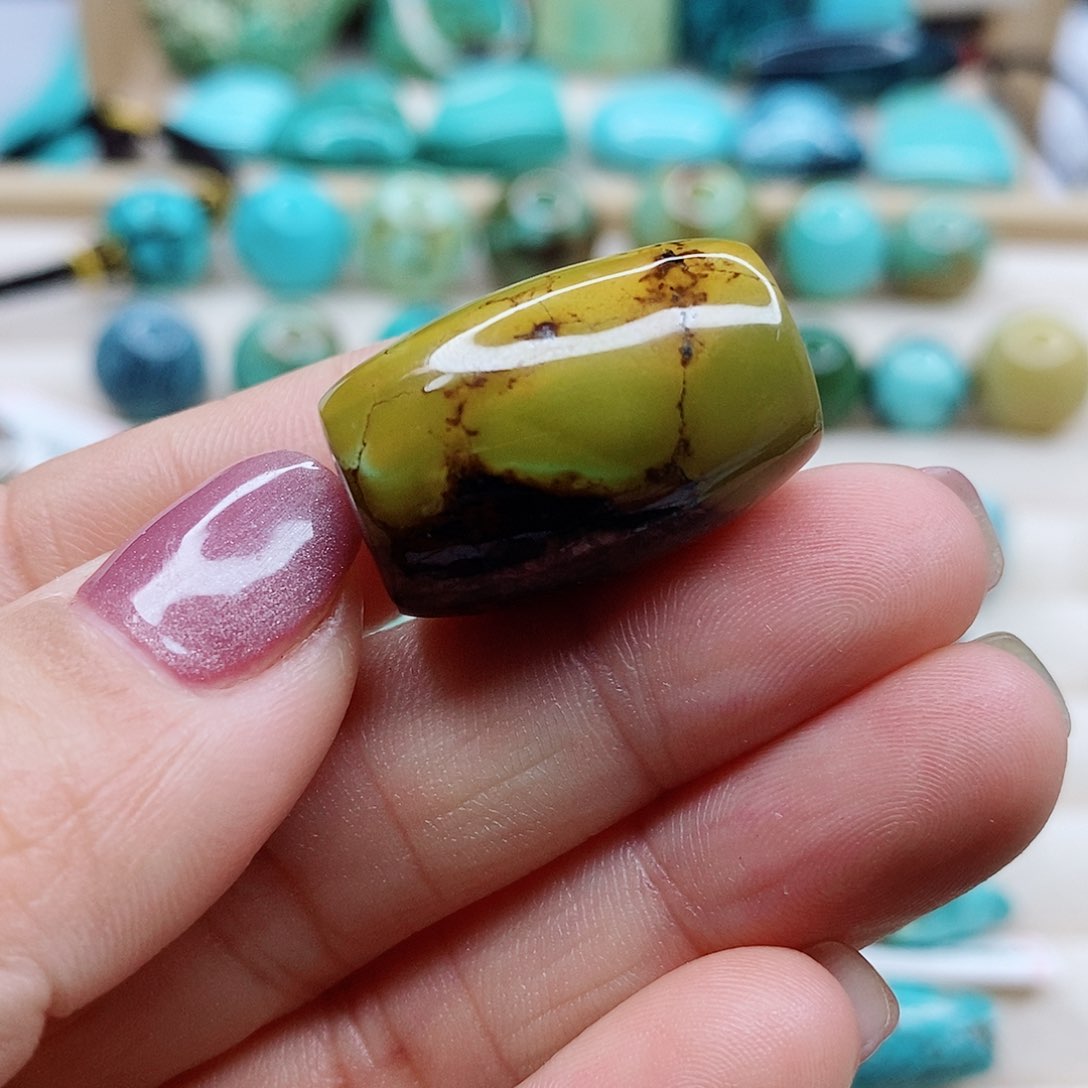 绿松石颈饰未镶嵌