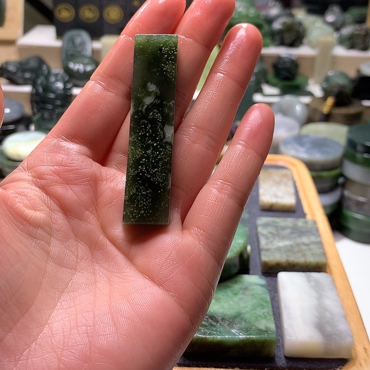 无***雨和田玉未镶嵌珠宝半成品