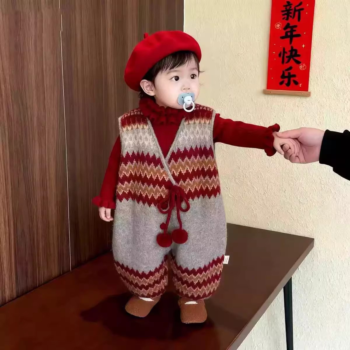 童装女童秋冬2025新款时尚花边领针织加厚毛衣复古连体背带裤套装