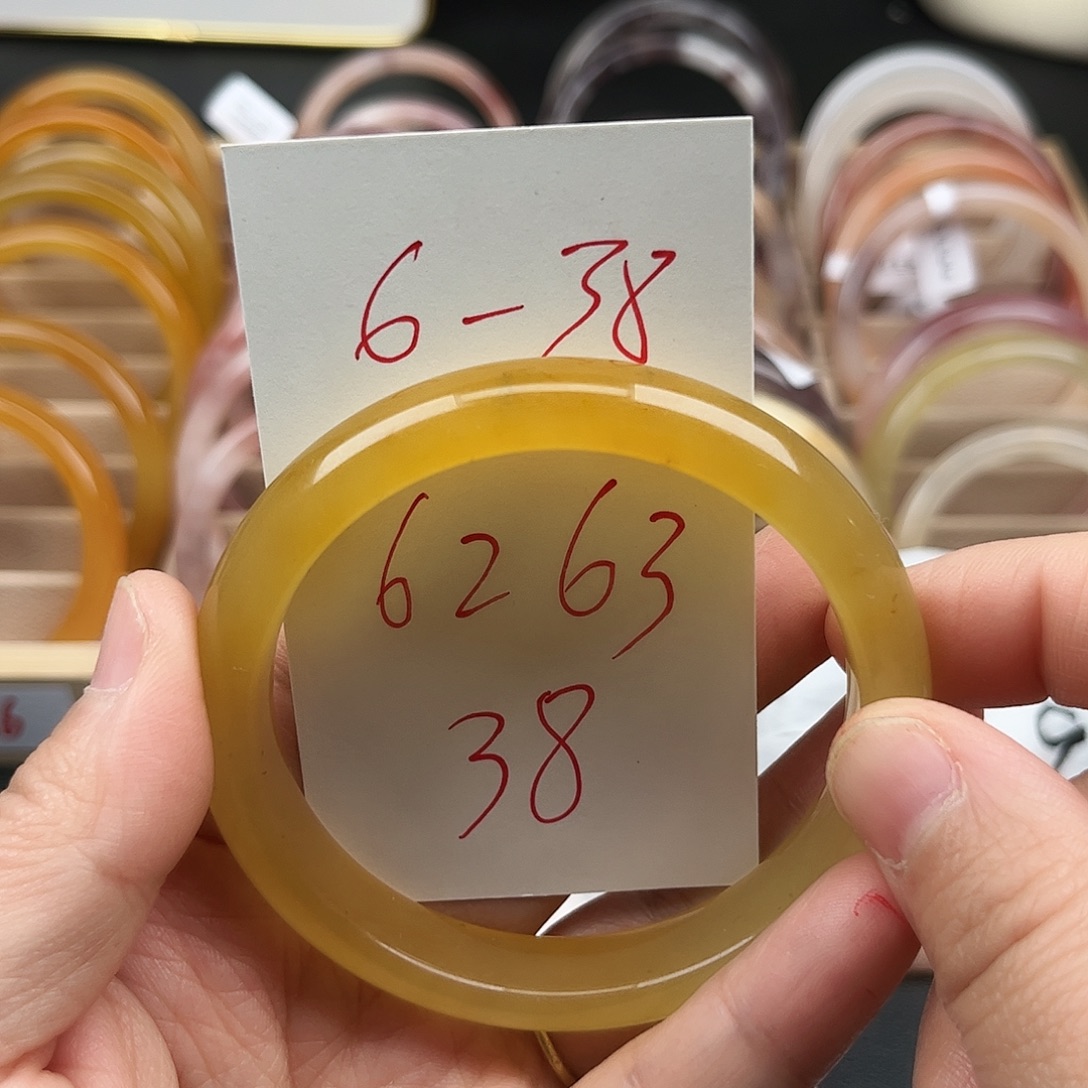 石英质玉未镶嵌手镯6.38