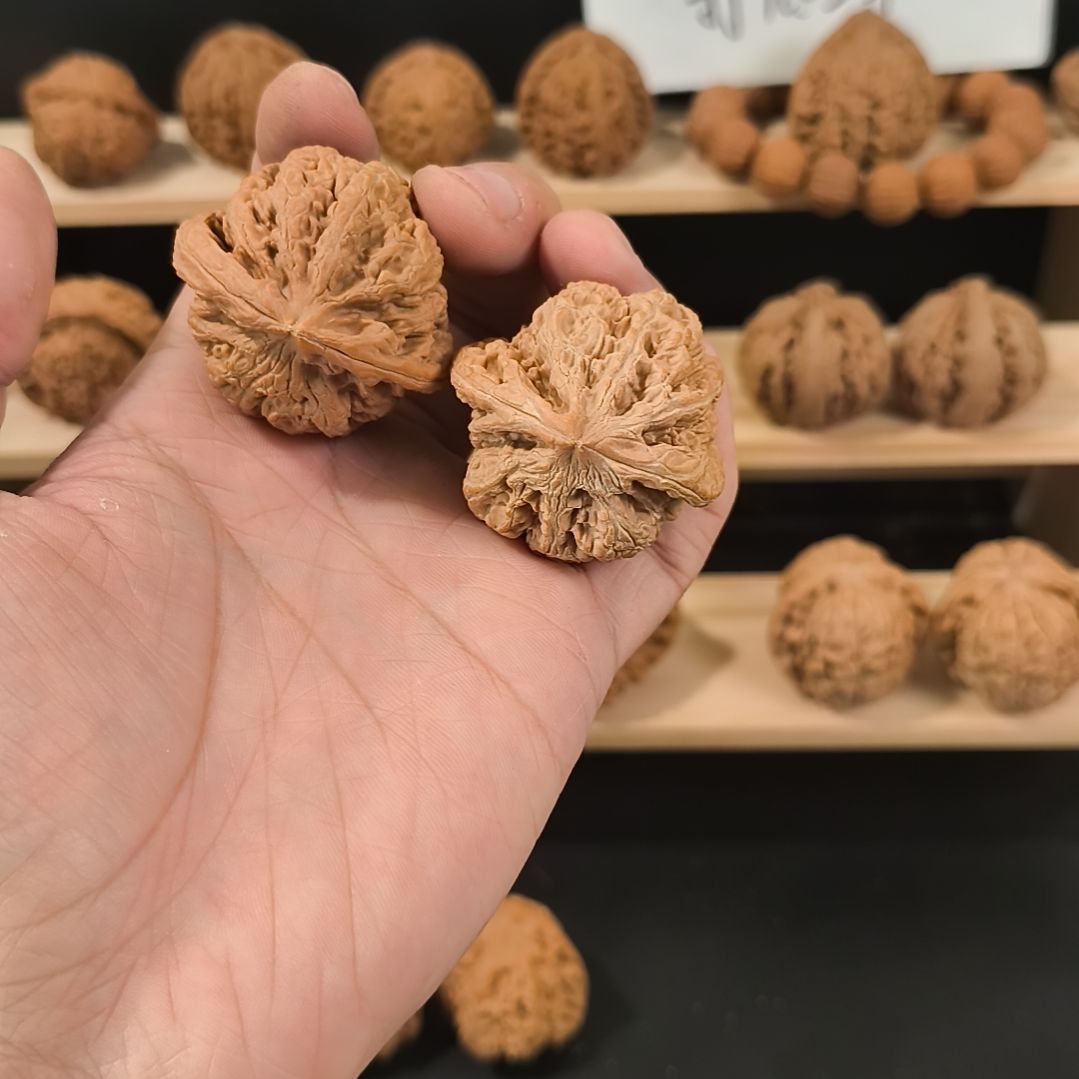 瓦***琪吊坠文玩核桃42粗筋有色差