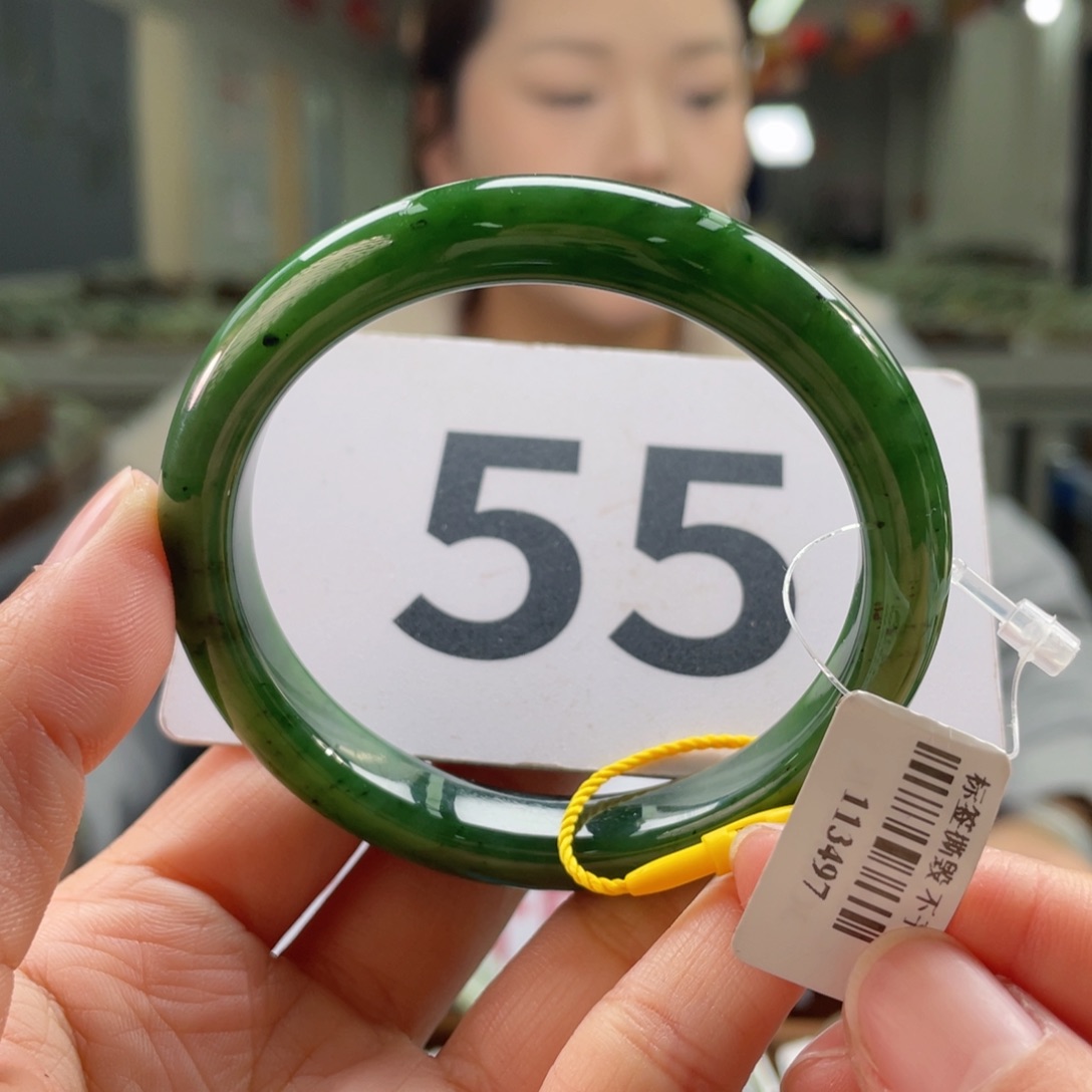 未镶嵌手镯和田玉微瑕