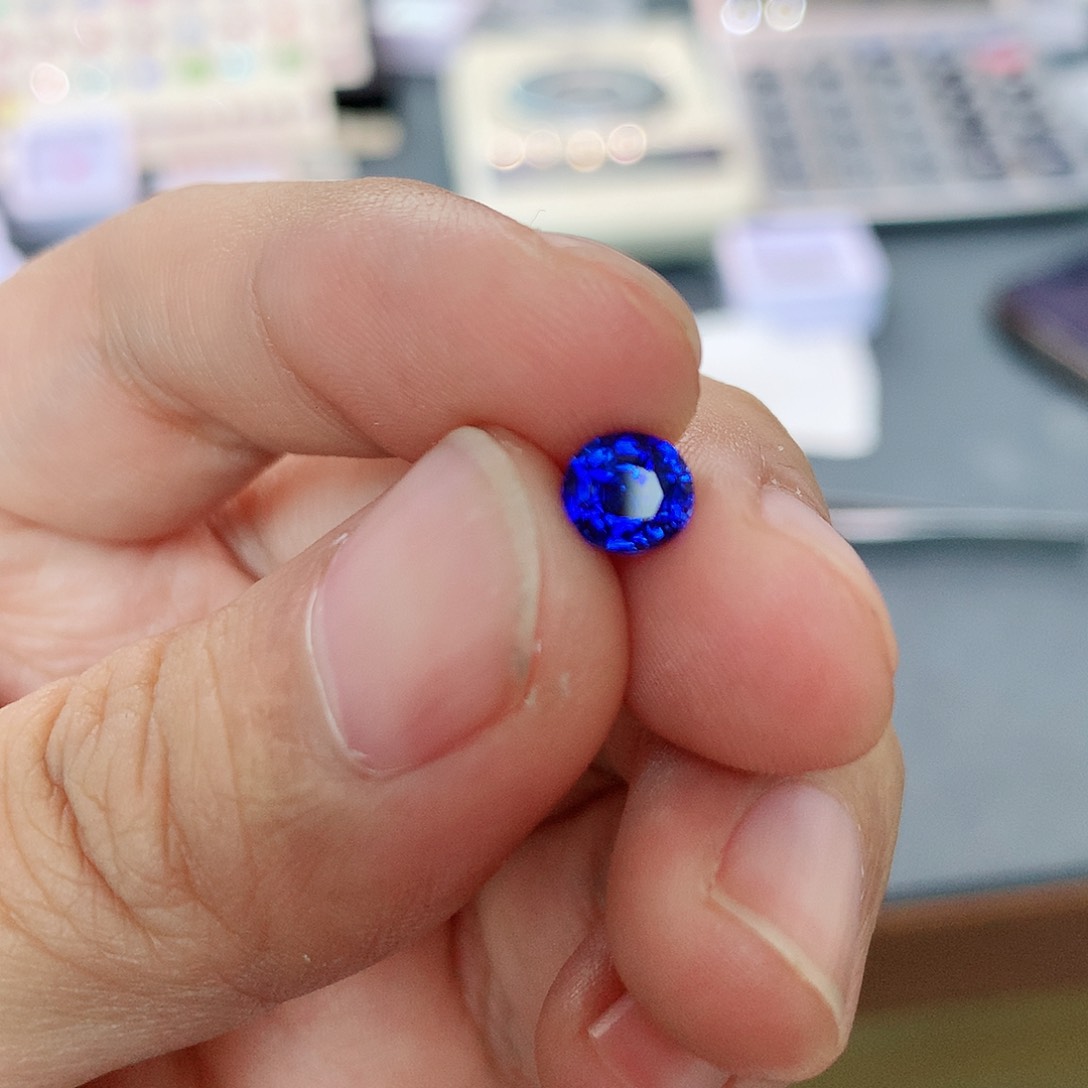 蓝宝石裸石未镶嵌1.25克拉吉尔德皇家蓝