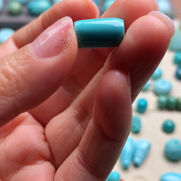 Q***s绿松石未镶嵌颈饰