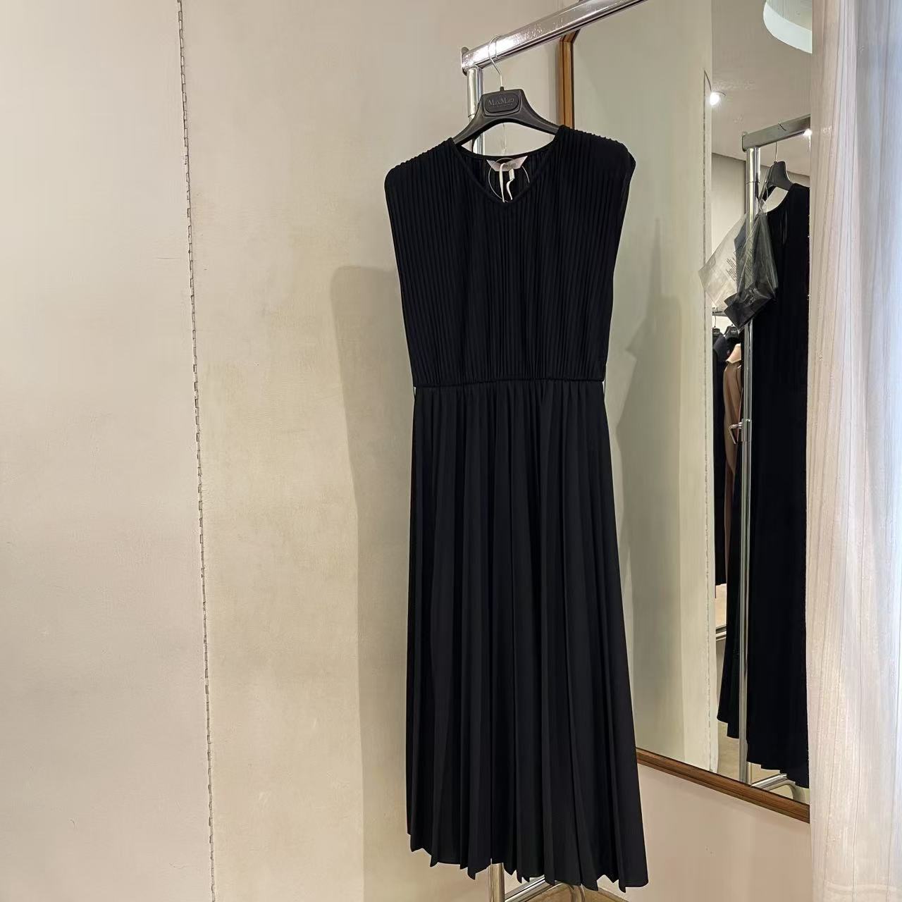 全新未使用 MaxMara KISS 百褶无袖连衣裙