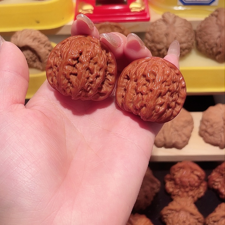 文玩核桃把件闷白