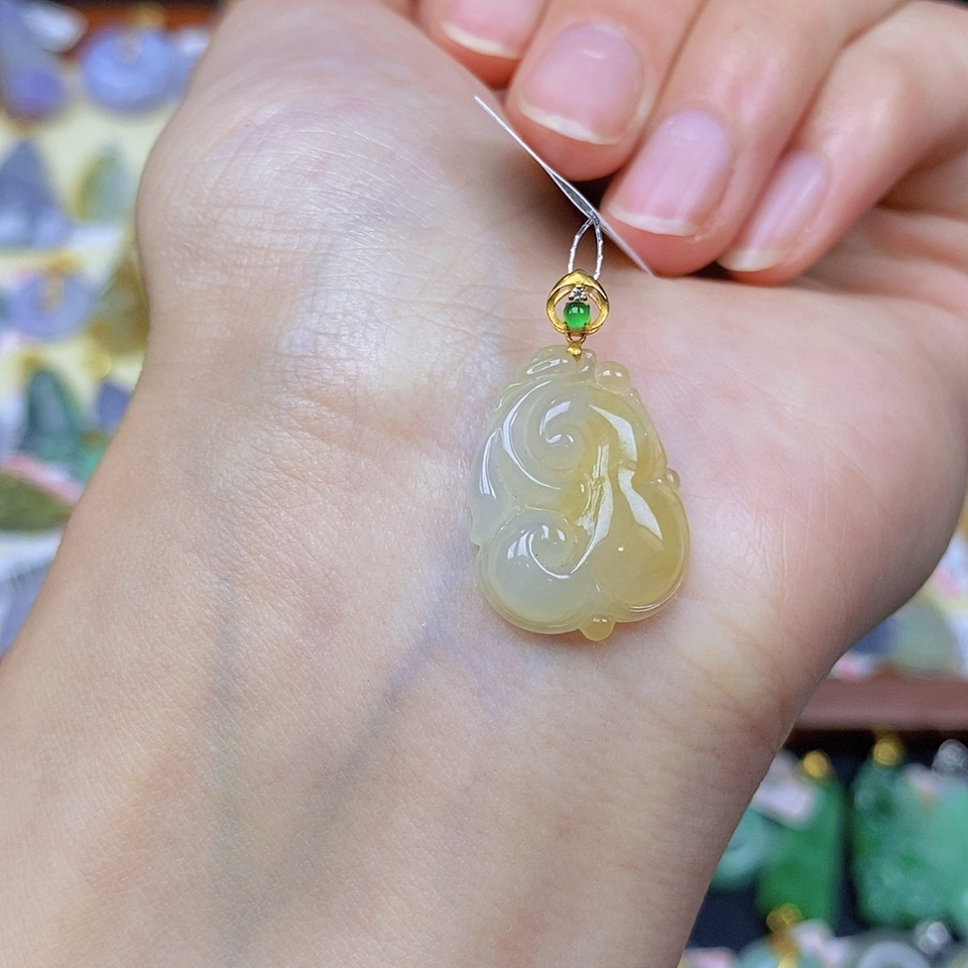 翡翠颈饰18K金镶嵌翡翠