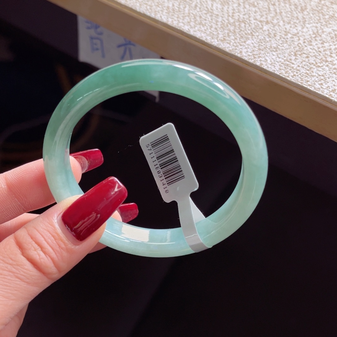 翡翠手镯未镶嵌手镯