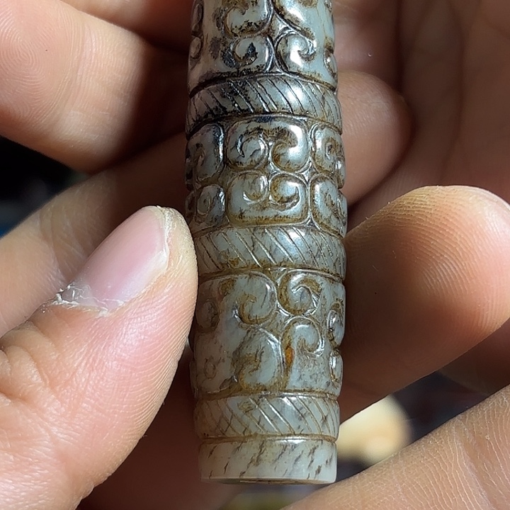 石***转和田玉未镶嵌挂件