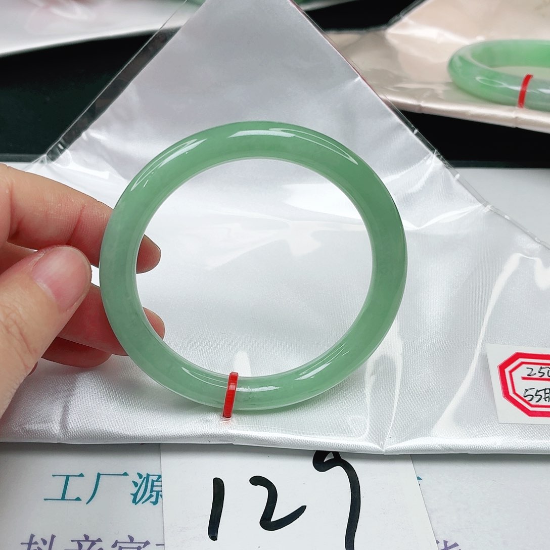 未镶嵌手镯翡翠55