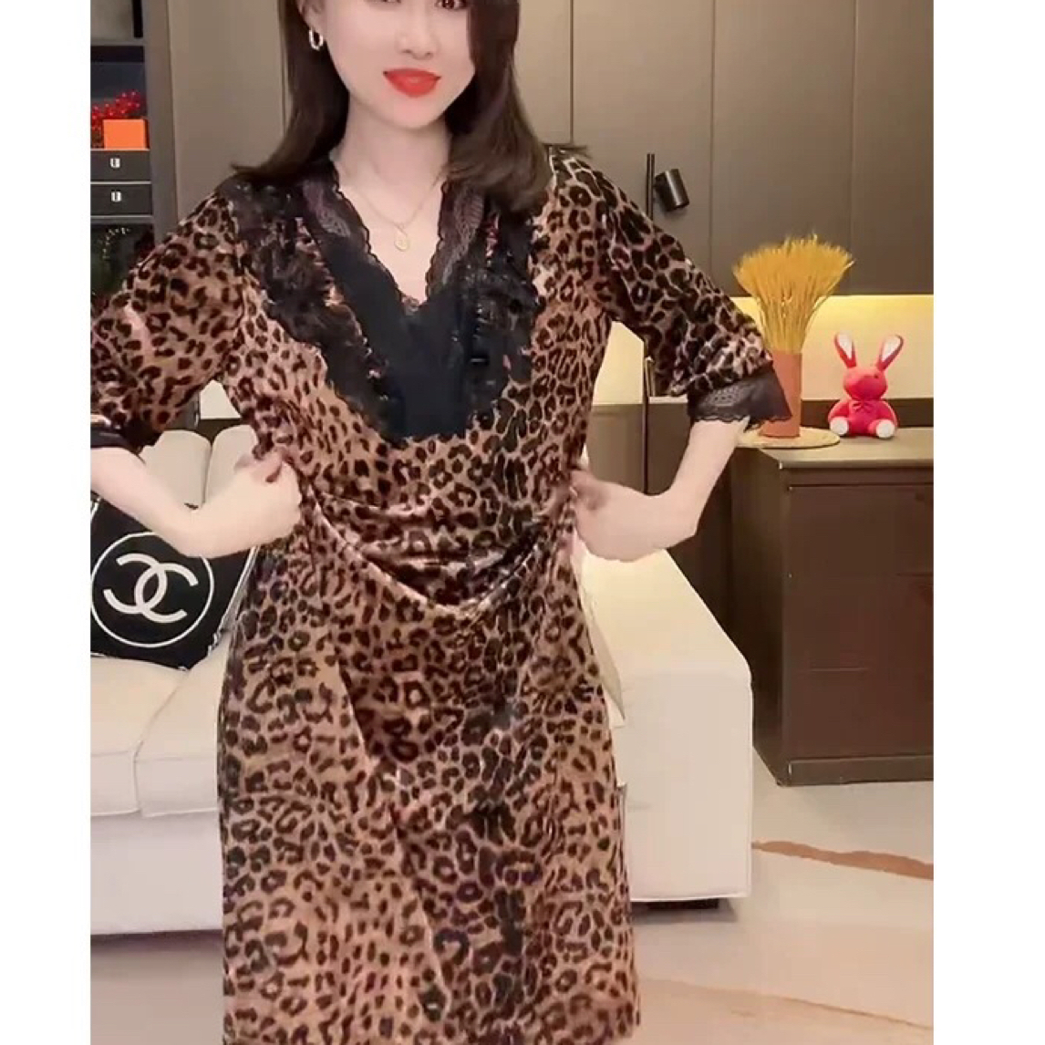 秋季新款法式豹纹蕾丝拼接金丝绒中长款睡裙奢华气质家居服
