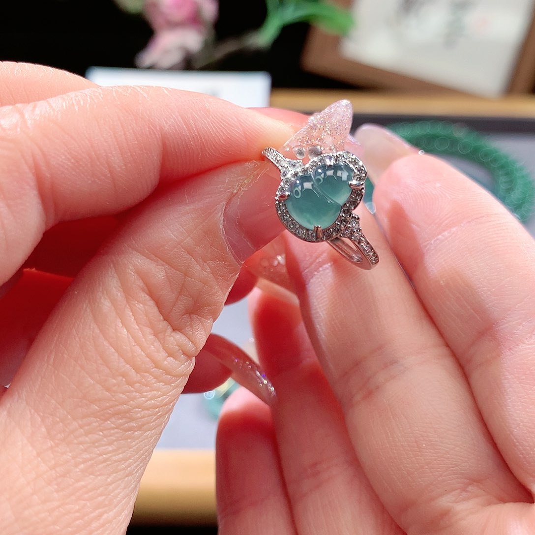 翡翠手镯（圆镯）未镶嵌