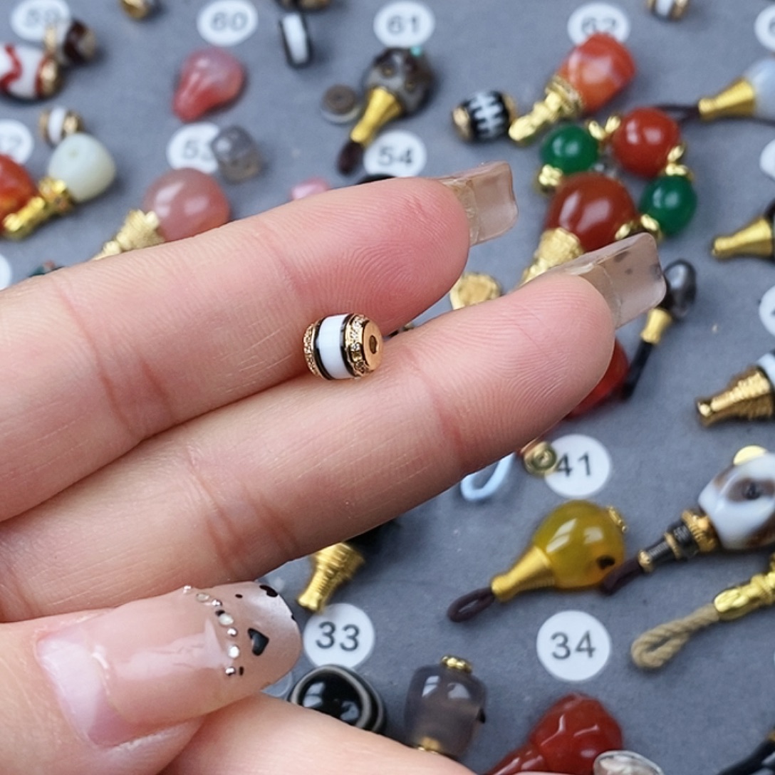 K***孔玛瑙/玉髓未镶嵌饰品