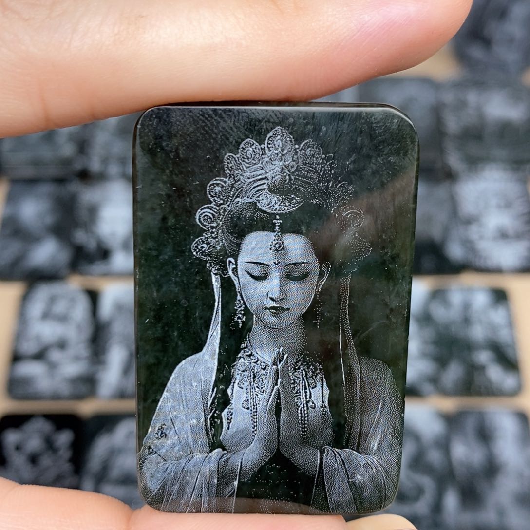 颈饰未镶嵌和田玉