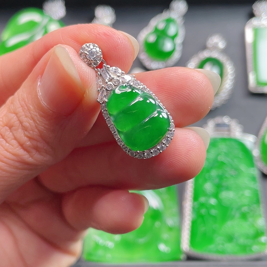 吊坠(不含链)未镶嵌翡翠