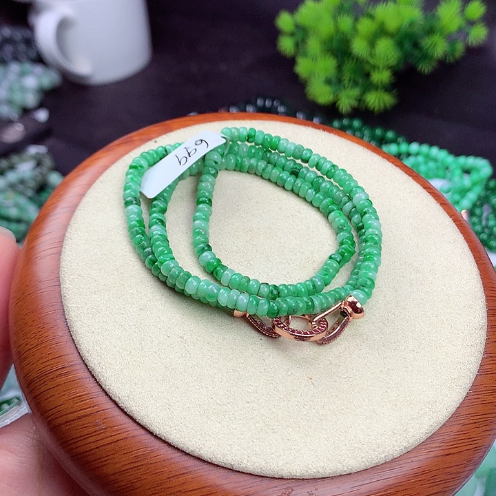 翡翠未镶嵌颈饰项链