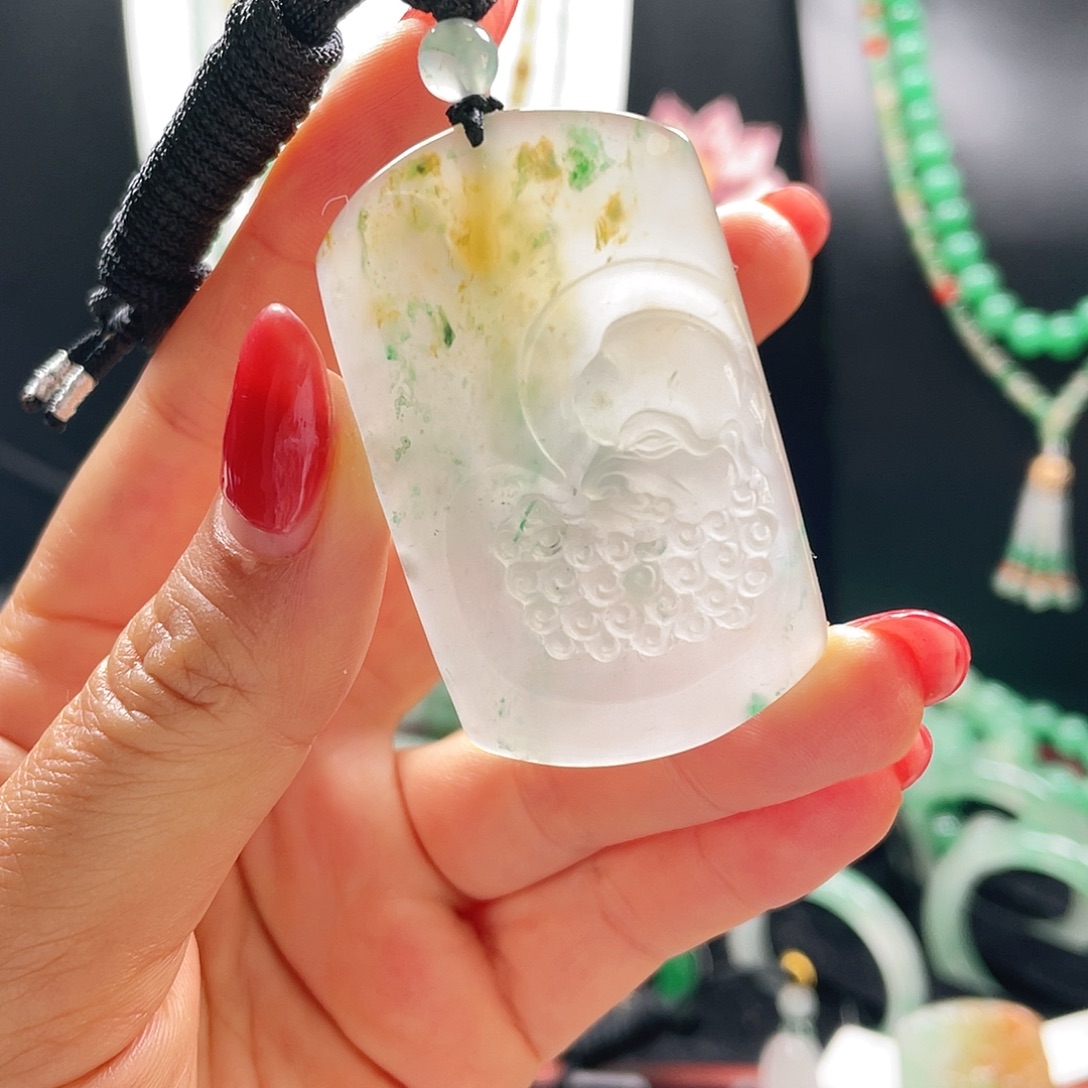 石英质玉（非洲翠）未镶嵌吊坠