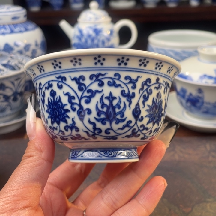 柴手工手绘缠枝莲压手杯