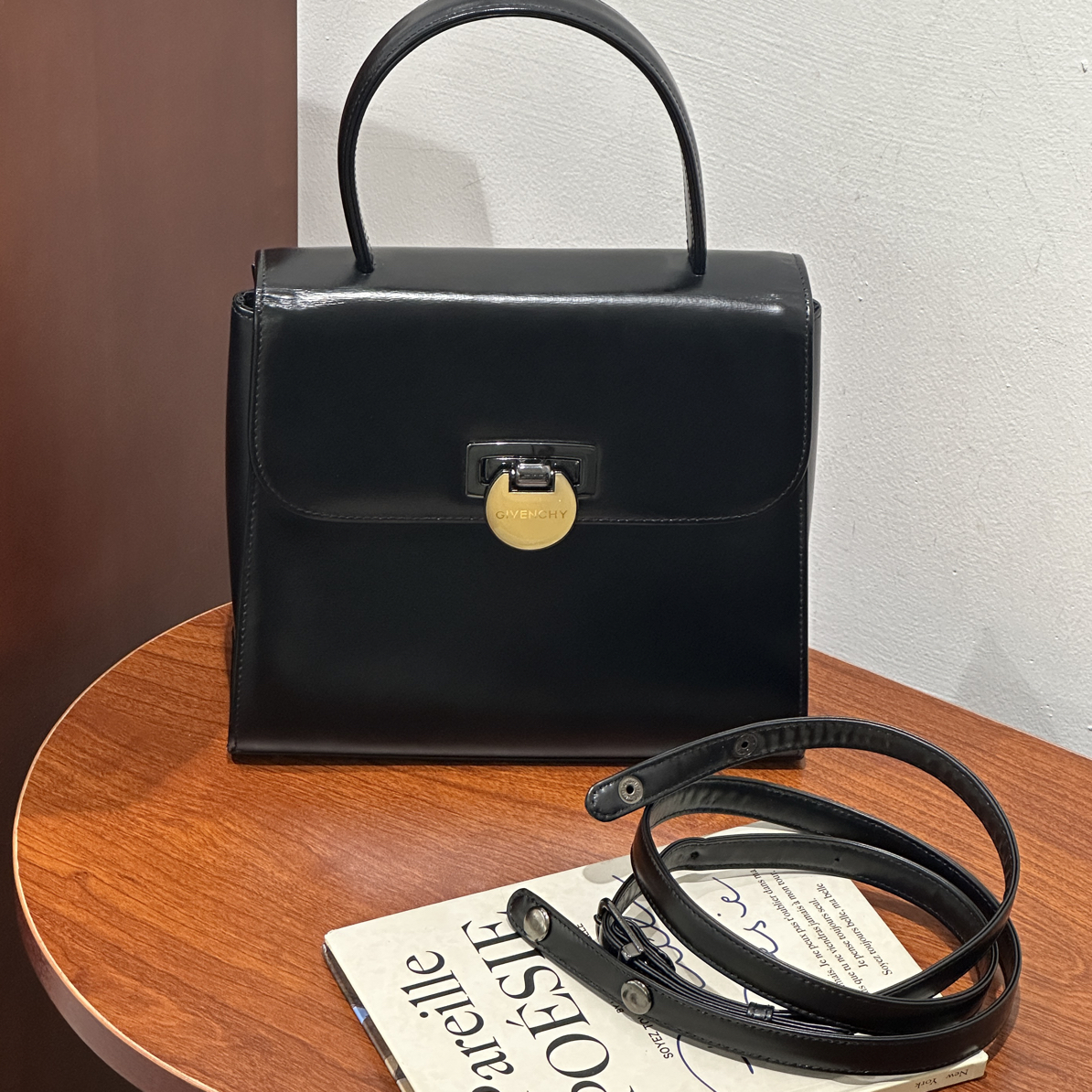 95新 Givenchy/纪梵希 黑色box皮旋转扣Kelly手提斜挎包