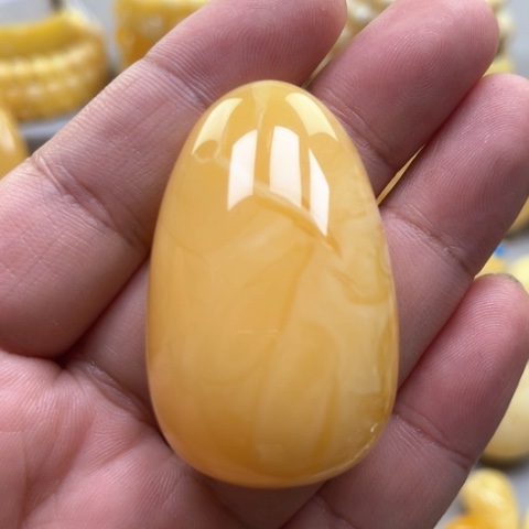 琥珀颈饰未镶嵌吊坠