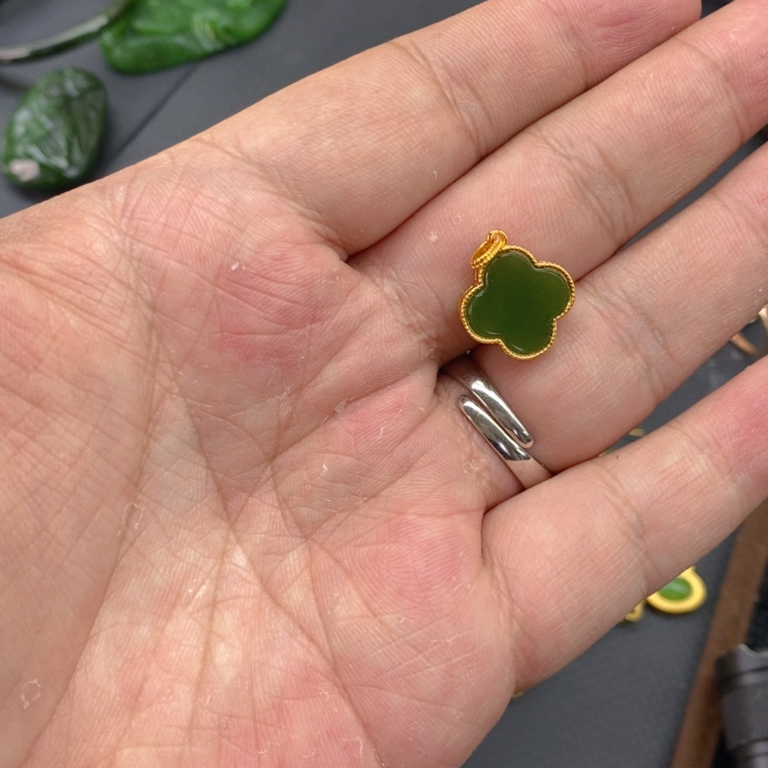 和田玉（碧玉）颈饰银S925镀金镶嵌