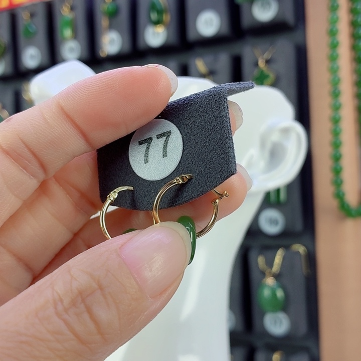 18K金镶嵌和田玉耳饰