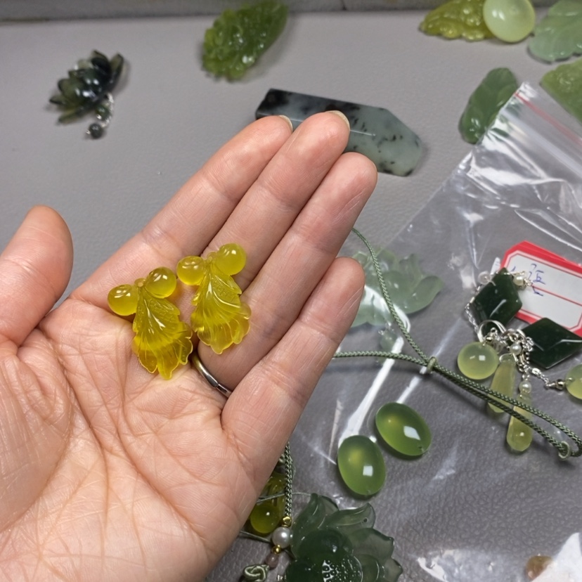 【闪购商品】蛇纹石玉挂件耳饰耳环项链未镶嵌3****?