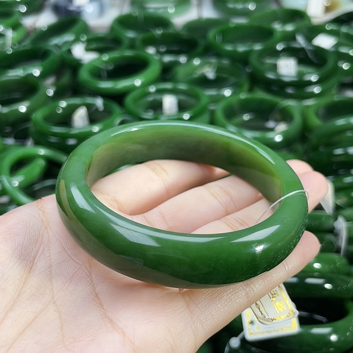 未镶嵌手镯和田玉（碧玉）
