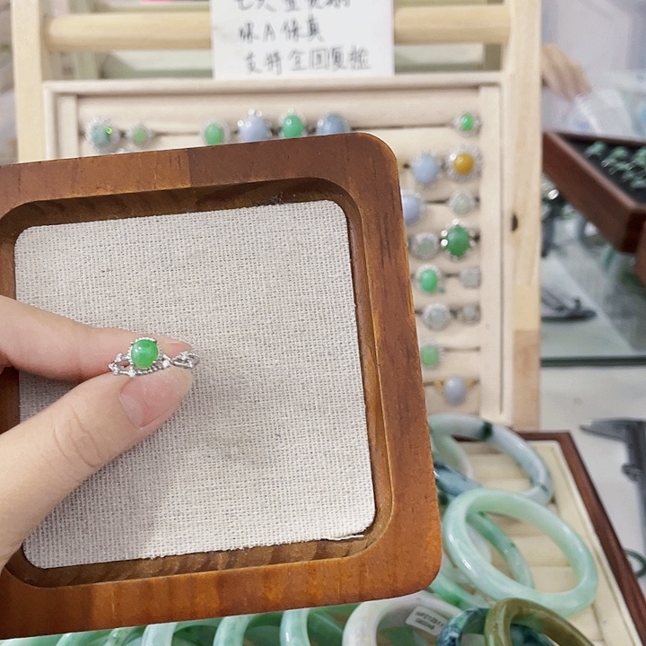 翡翠未镶嵌颈饰天然翡翠Ａ货