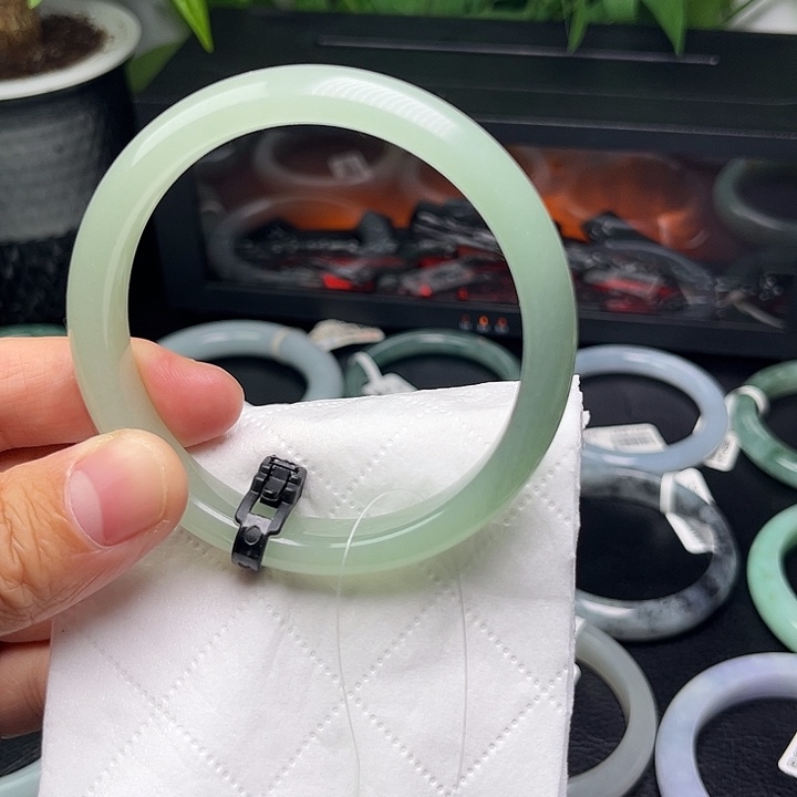 东陵石未镶嵌手镯手镯