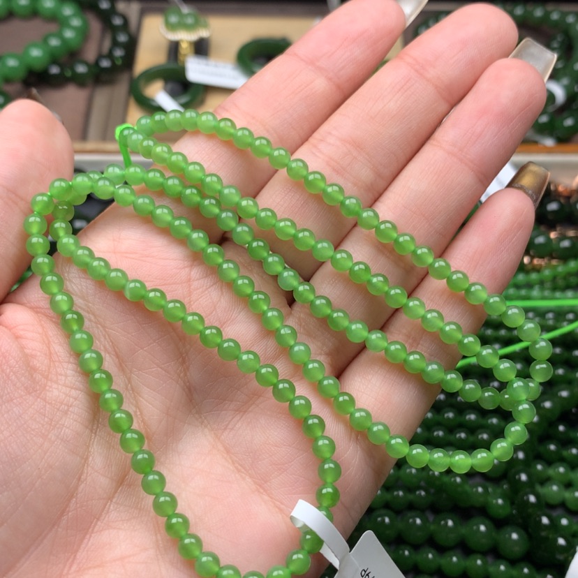 【闪购商品】颈饰未镶嵌和田玉（碧玉）?*i