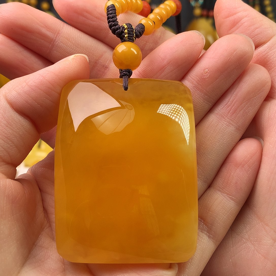 琥珀裸石未镶嵌吊坠