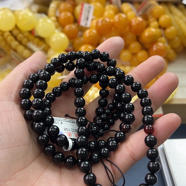 未镶嵌琥珀珠宝奇石