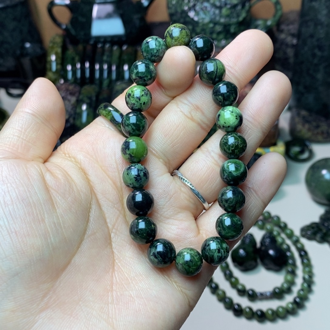 蛇纹石玉未镶嵌项链