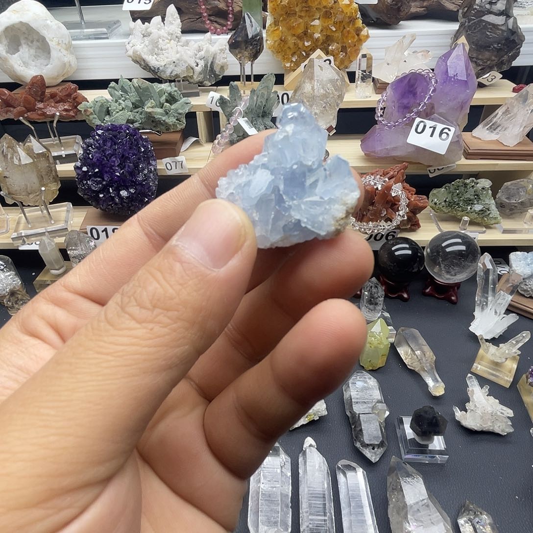 石材马达加斯加天青石家居摆件