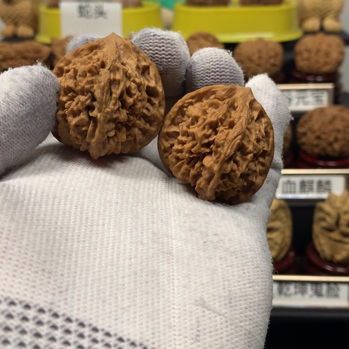 文玩核桃把件玲珑塔37