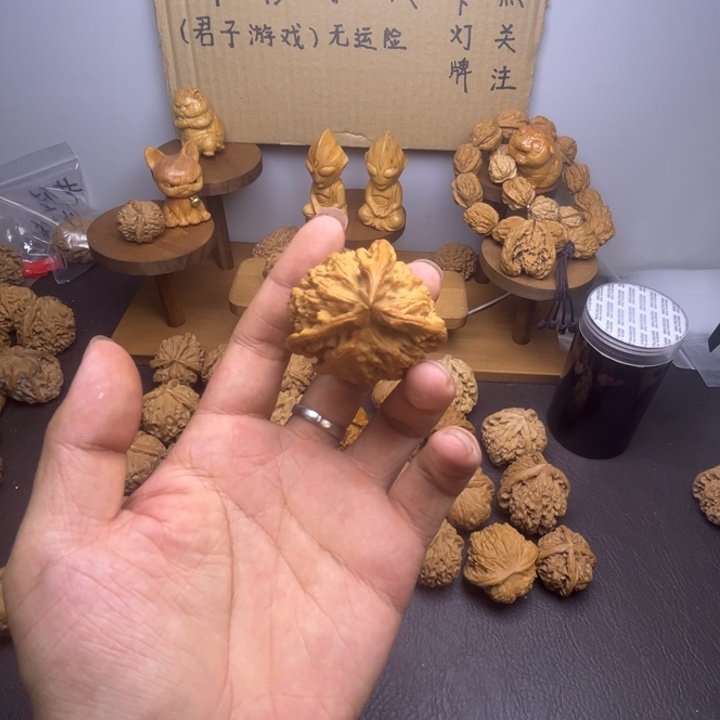 金***子桃核吊坠官帽三棱挂角