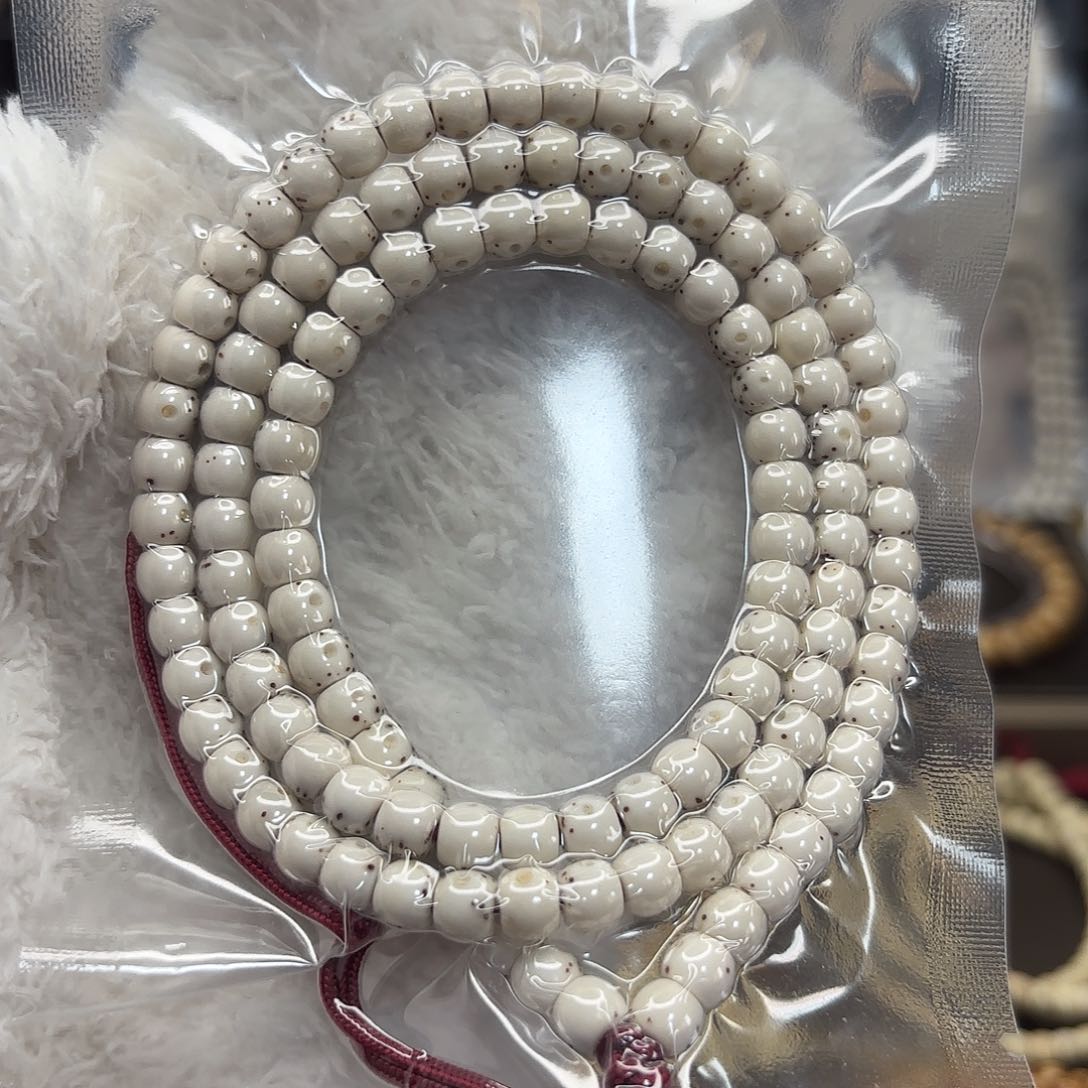 星月菩提吊坠高品质同枝石玉瓷白6*5月三分之二大留白星细