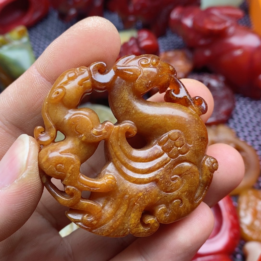 蛇纹石玉颈饰未镶嵌