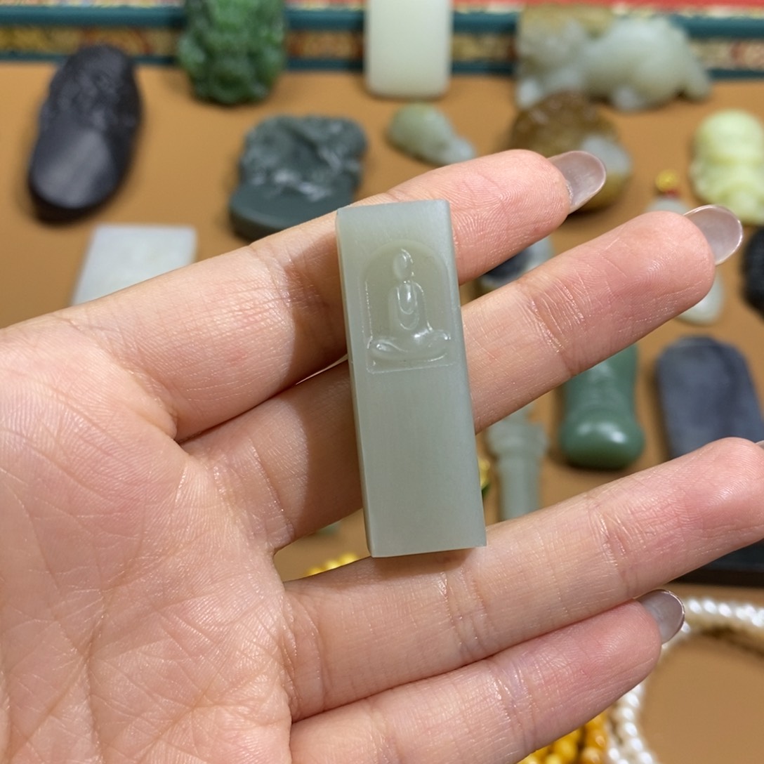 和田玉颈饰未镶嵌定制