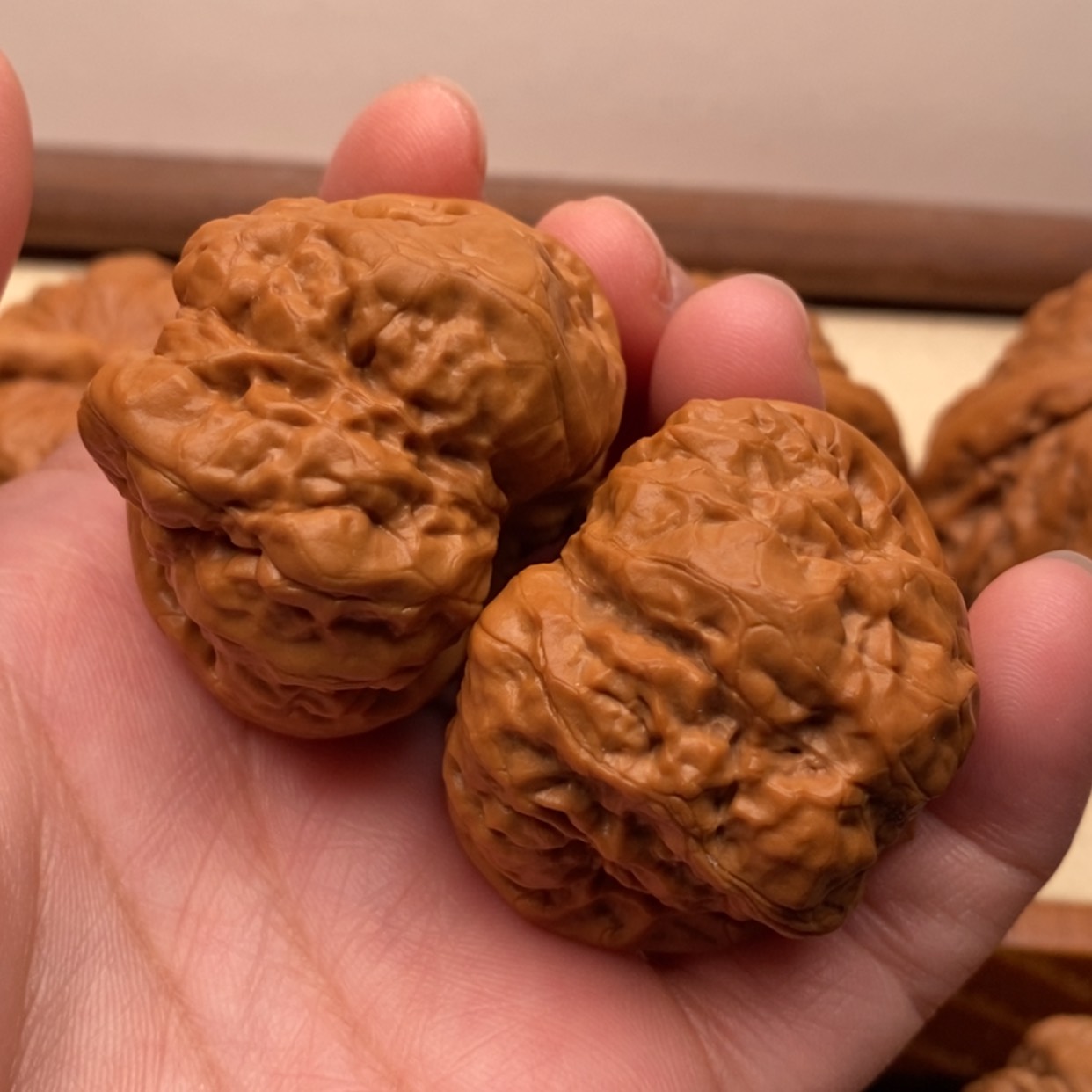 【闪购商品】把件文玩核桃边42左右