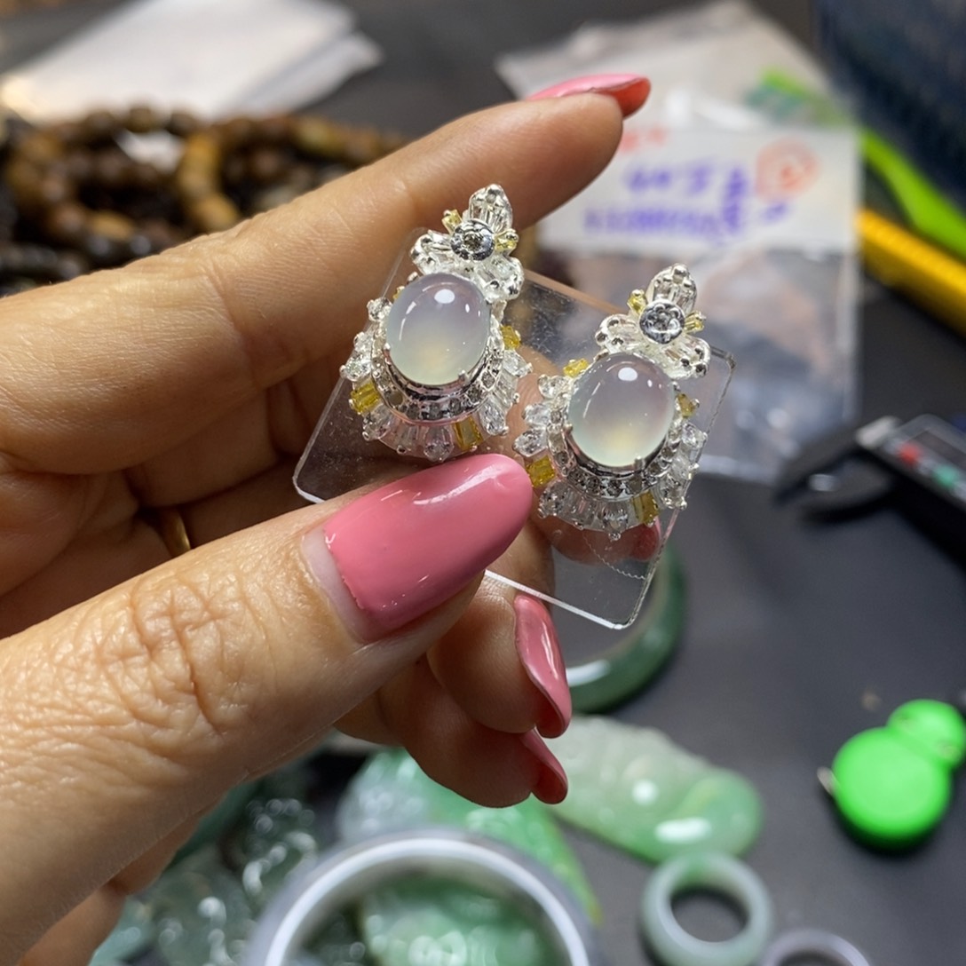 定制翡翠未镶嵌耳钉