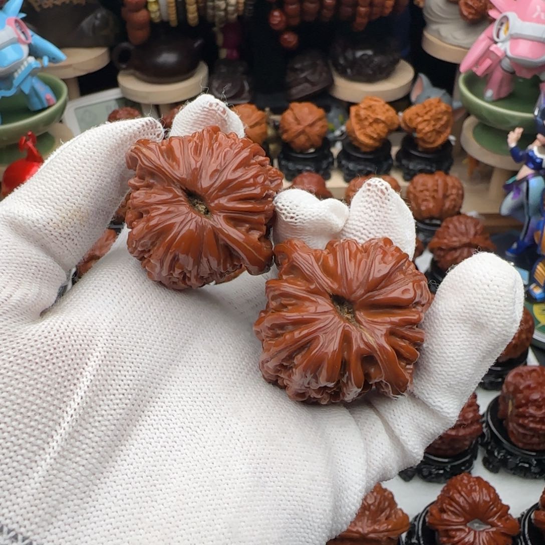 文玩核桃吊坠40.5红四座楼