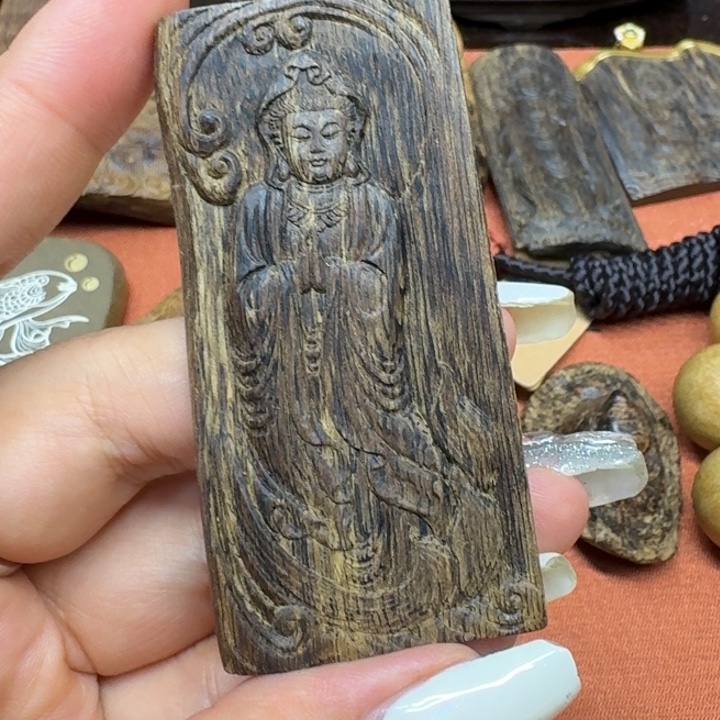 大叶紫檀（黑酸枝木类）